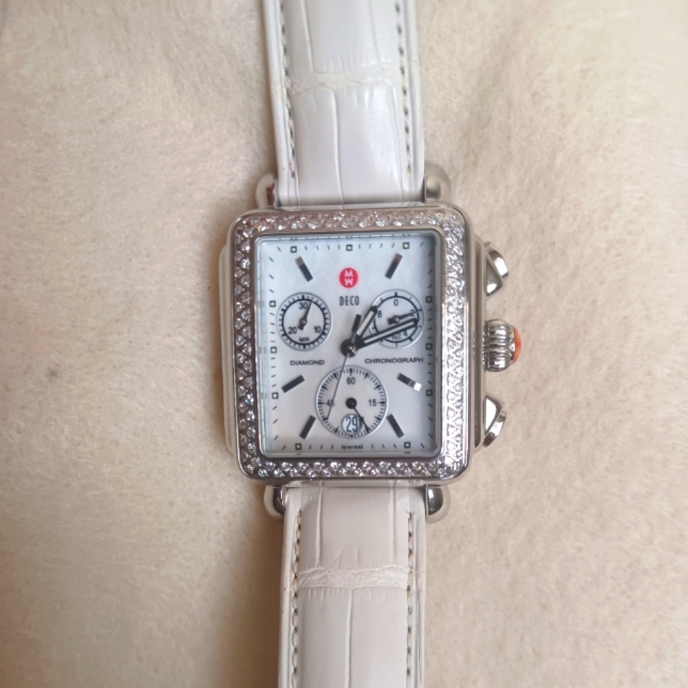 Michele Dimond watch It Is  🕛🥂🍾